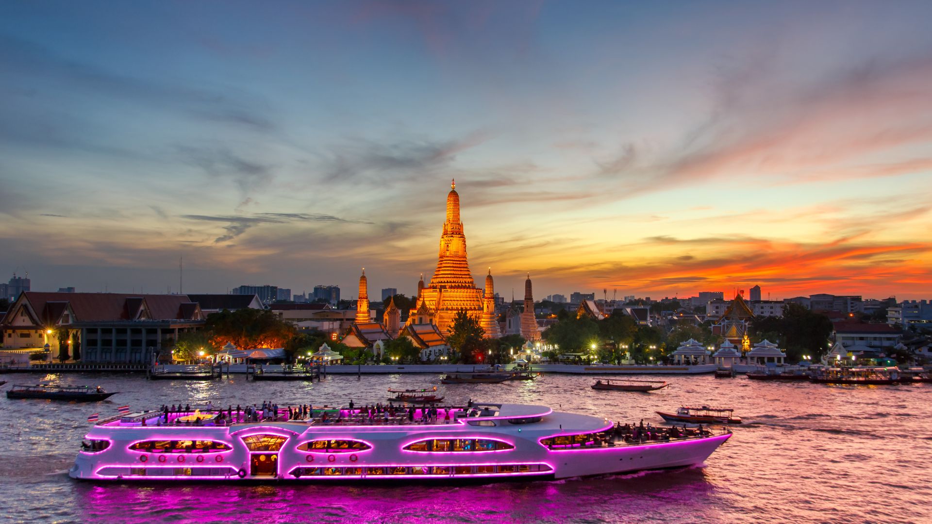 Bangkok dinner cruise on the Chao Phraya River